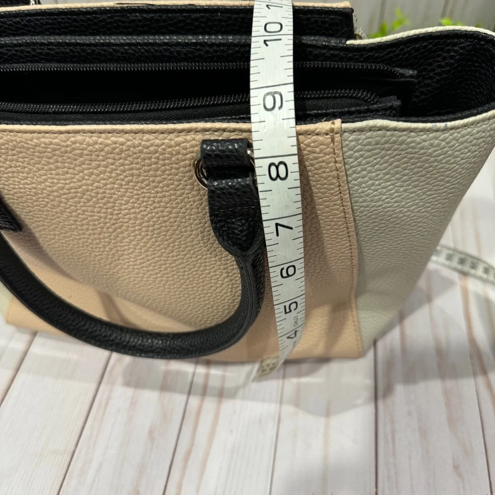 Kenneth Cole Reaction Freebird Sachel